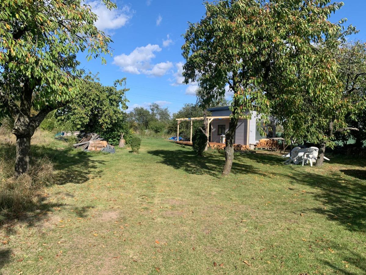 Tiny House - Chatka V Rezi U Prahy Husinec  Екстер'єр фото